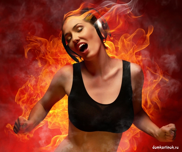Девушка в огне, горящая девчонка в наушниках